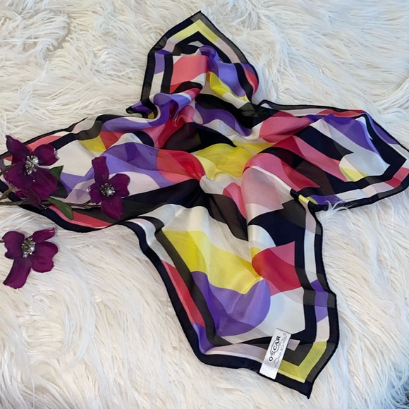 OSCAR de la RENTA 100% silk scarf - Picture 2 of 11